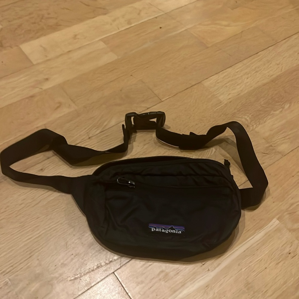 Patagonia ultra light black hole hip pack